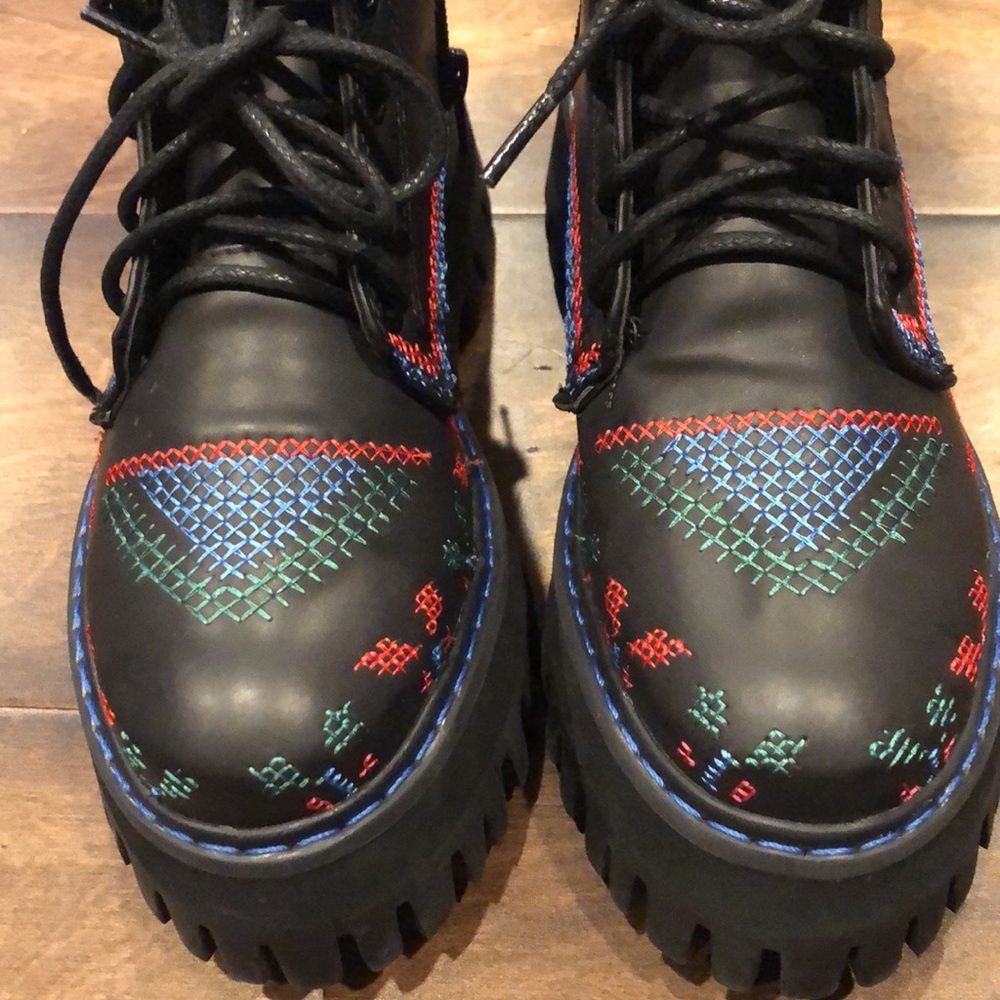 FARM Rio FARM Rio Stitched Lace-Up Boot NEW - Picture 13 of 16